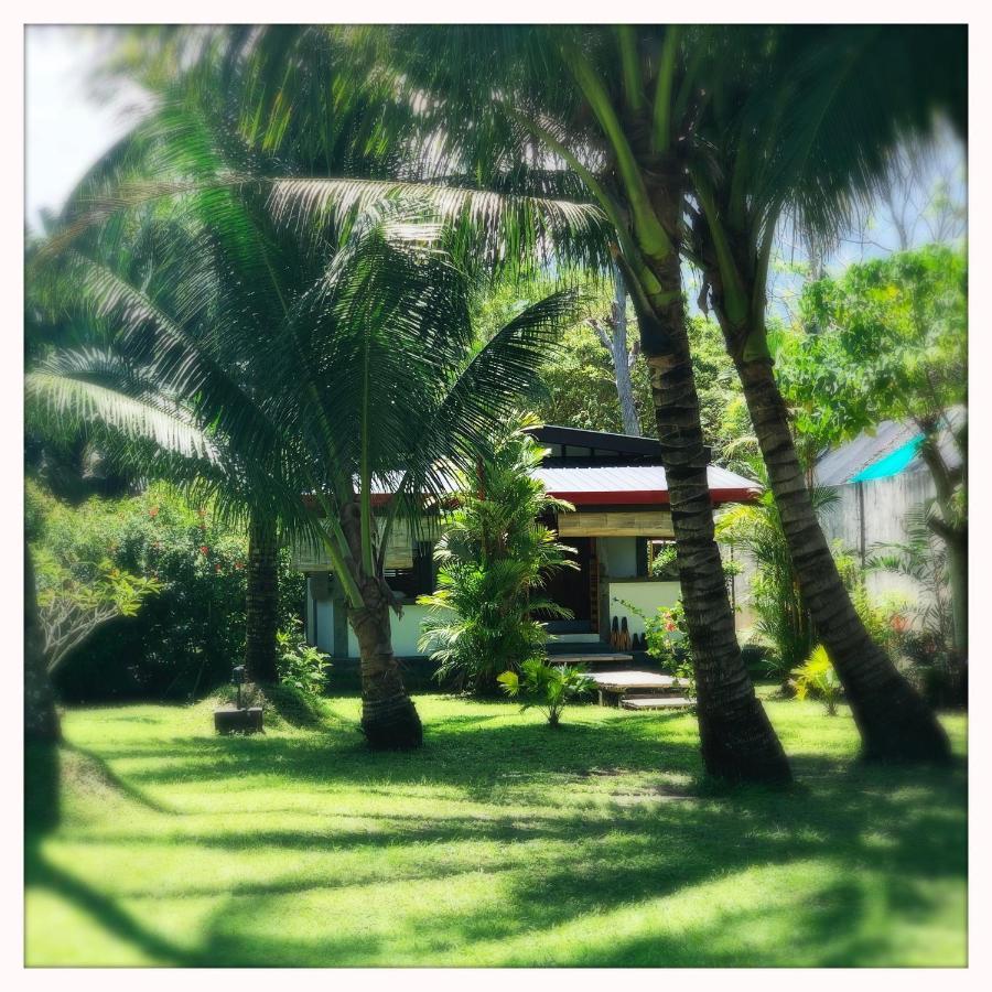 Somewhere Else Boutique Resort Mambajao Eksteriør billede