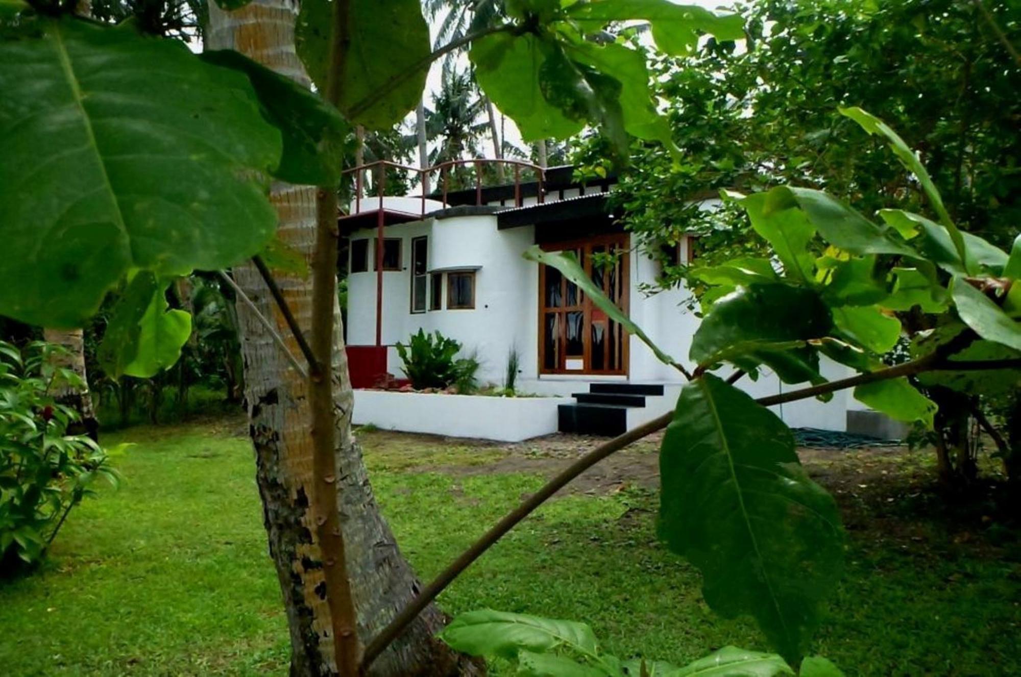 Somewhere Else Boutique Resort Mambajao Eksteriør billede